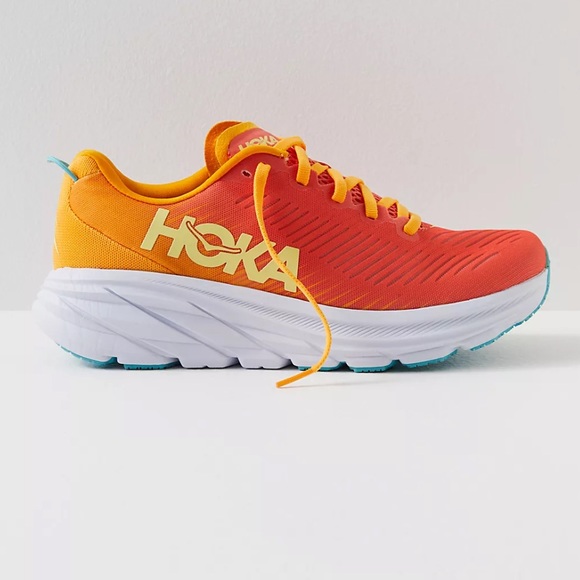 Hoka Rincon 3 Sneaker in Camellia / Radiant Yellow sizes 8, 9 New in Box - Picture 2 of 9